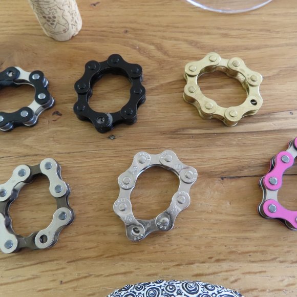 Magnetic Wine Glass Charms Colored Bike Chain Markers Christmas Gift Set Bikers - Picture 9 of 16